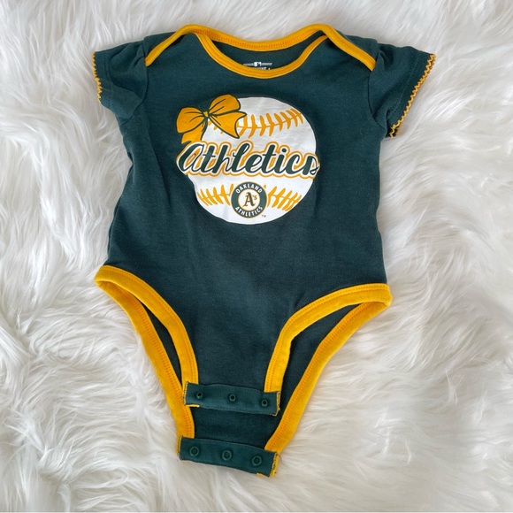 Oakland A’s / Athletics Set of 2 Baby Onesies Creepers Bodysuits Merch Size 12M - Picture 7 of 11